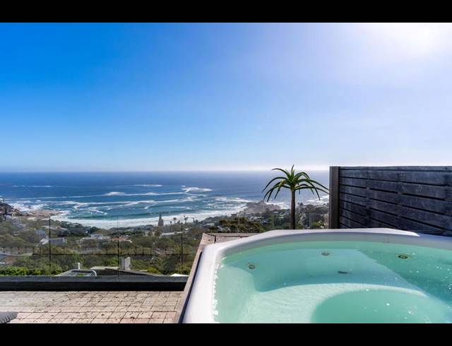 8 BEDROOM HOUSE FOR SALE IN LLANDUDNO